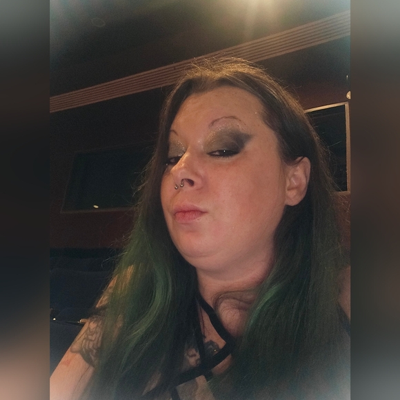 Meet your Posher, Melissa - Picture 3 of 12